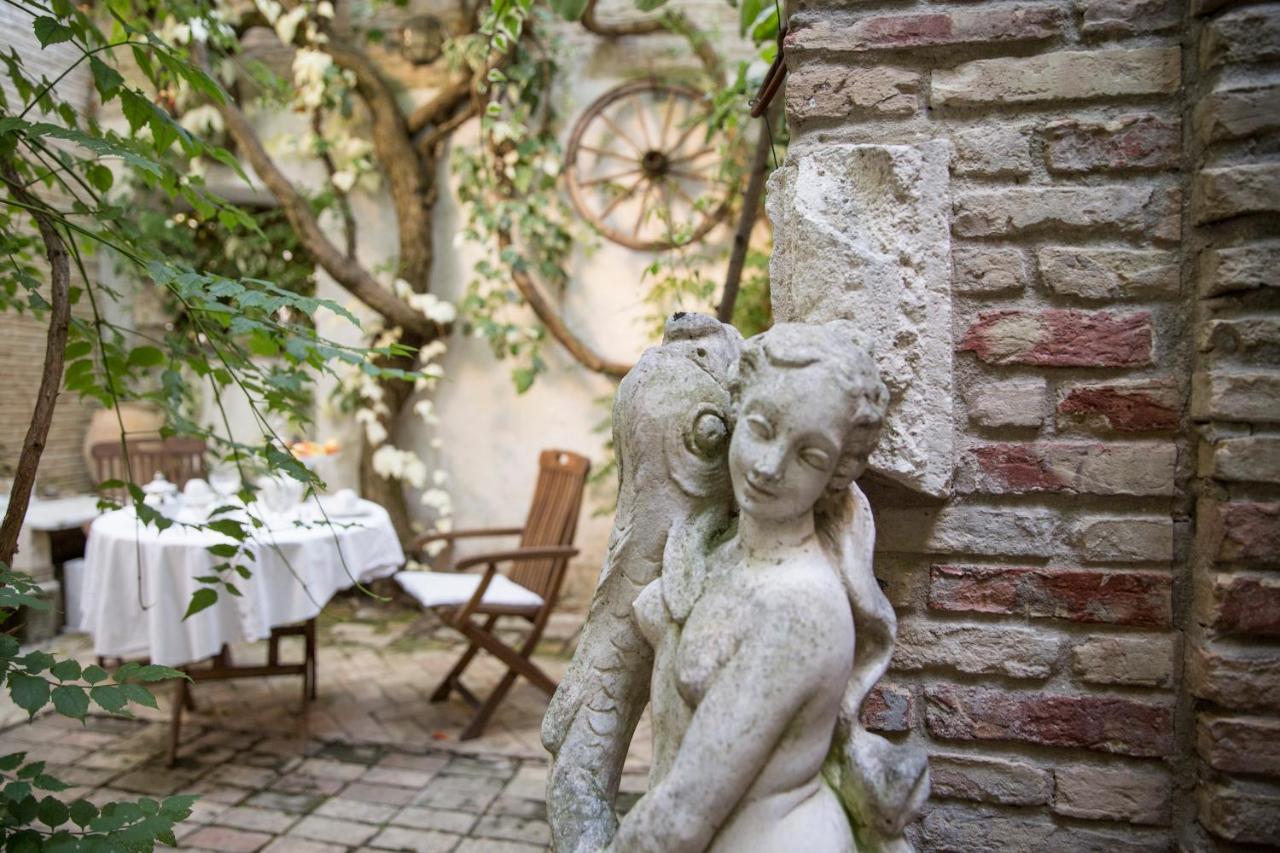 Le Foglie Di Acanto Lucera Buitenkant foto